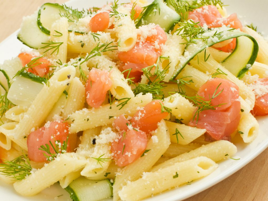 Fenchel-Nudeln mit Lachs-Zucchini-Sauce Rezept | Pastatelli